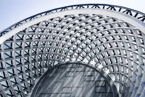 Aluminum vs. Steel: Modern architectural features