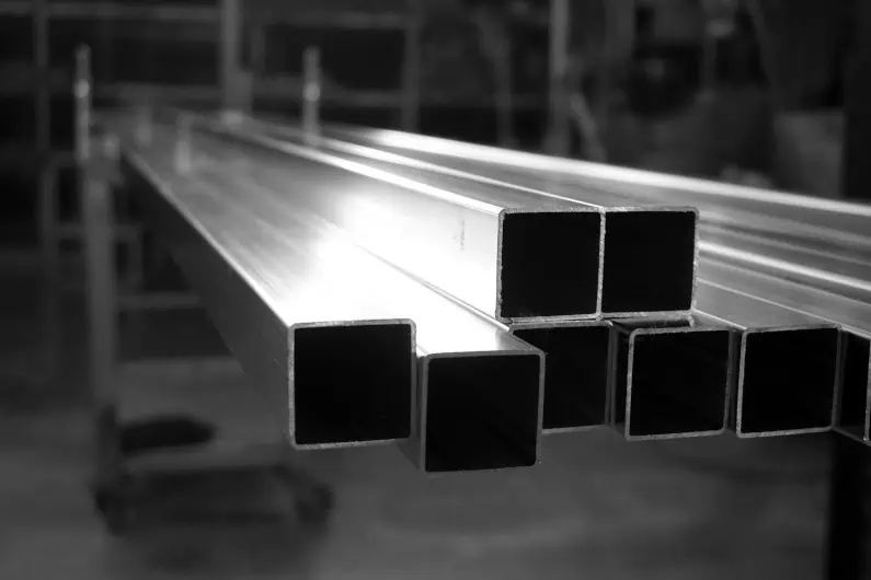 Square aluminum tubes stacked up